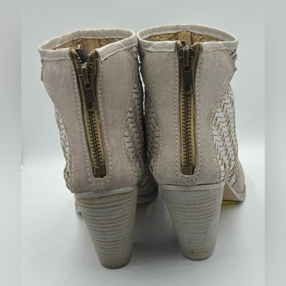 Diba True Women's Cheer Leader Ankle Booties Ice Grey Suede - Picture 4 of 5